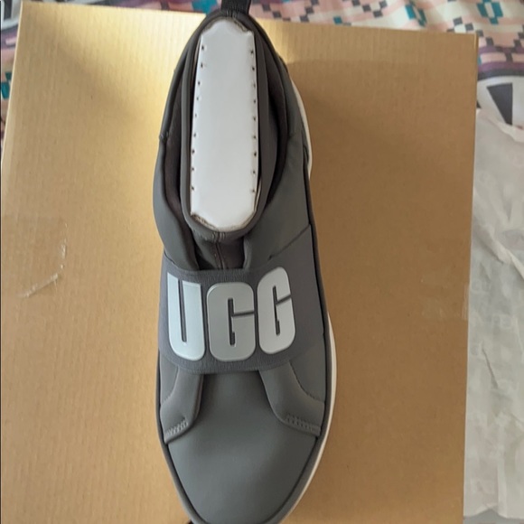 Uggs - Picture 2 of 4